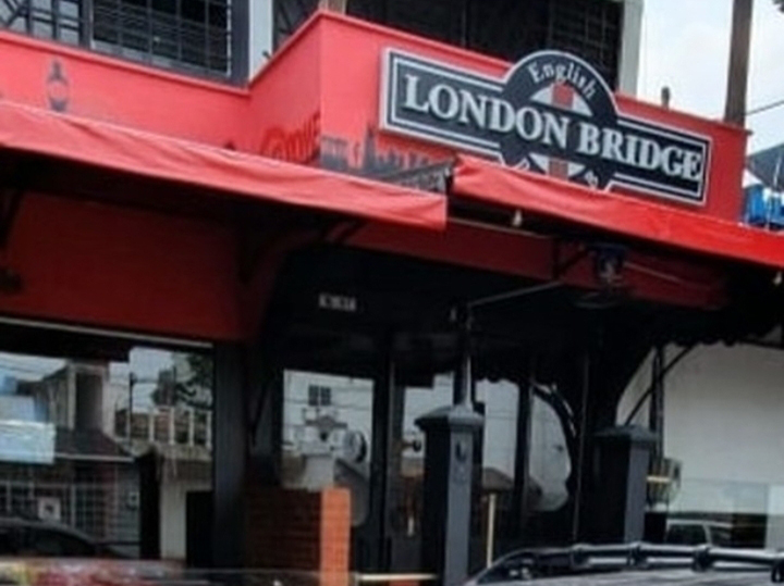 London Bridge Pub